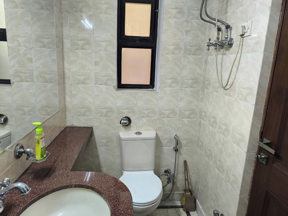 Metrolink Apartment & Suites-Green Park