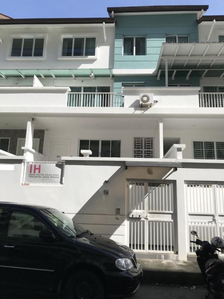 Island Hostel Bayan Lepas Airport photo 1