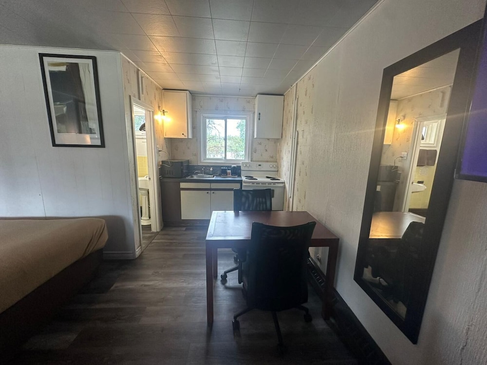 Pine Ridge Motel