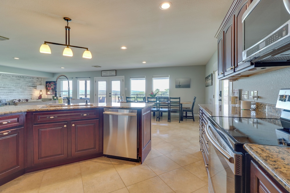 Waterfront Spicewood Home: Deck, Fire Pit Grill - Property Image 46