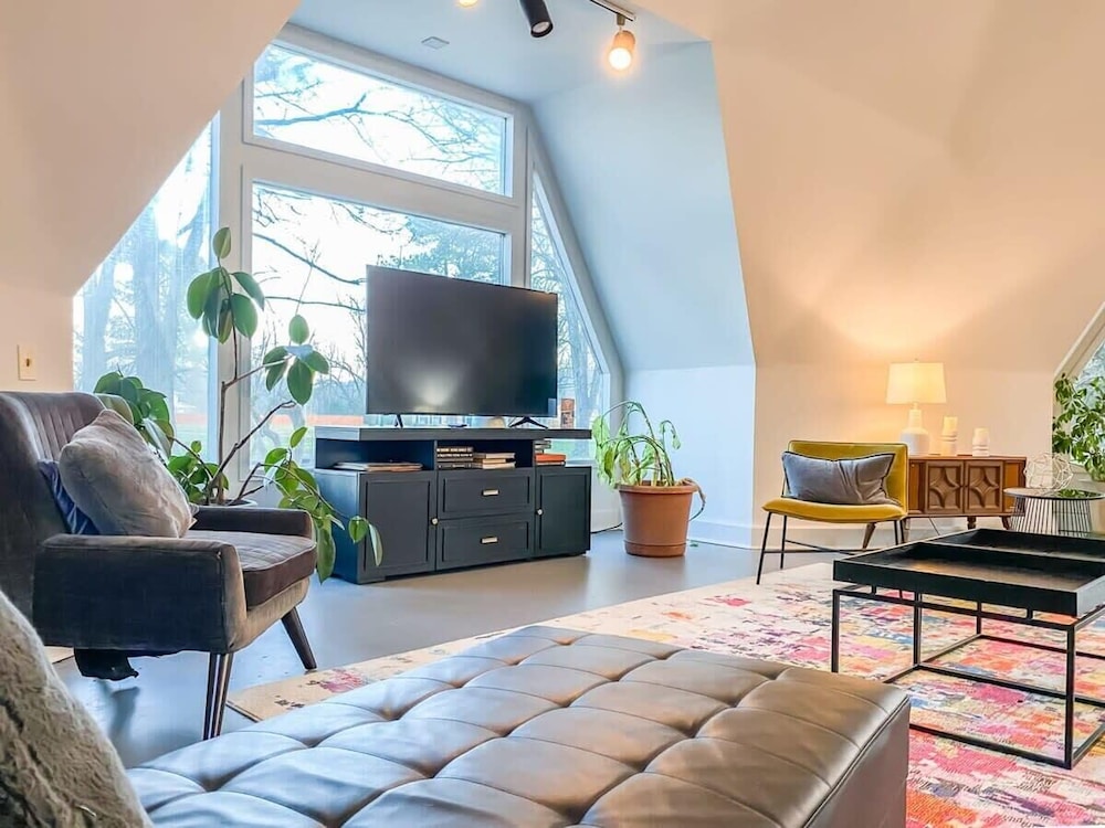 Bell Circle Eccentric Geodesic Dome-home