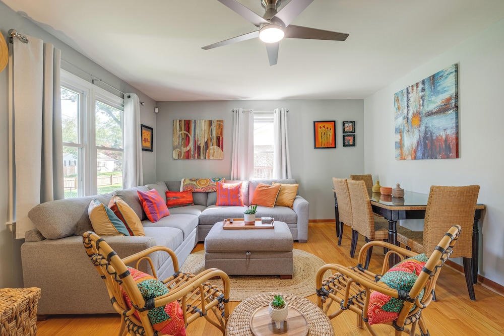 < 1 Mi to Colonial Beach: Coastal Gem w/ 2 Porches
