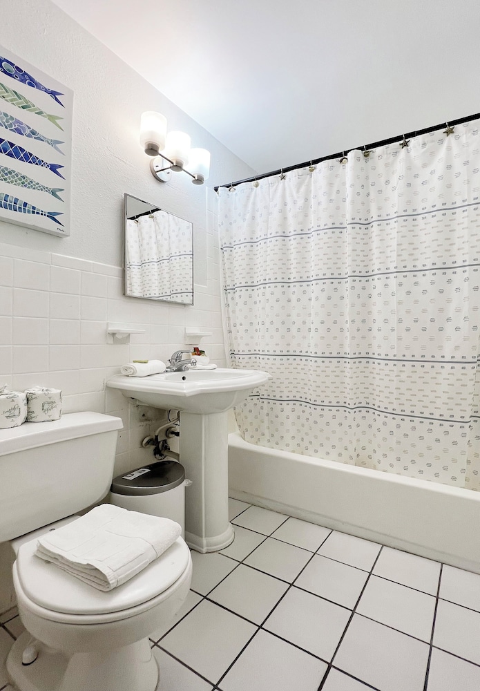 Collins Beach Apartments