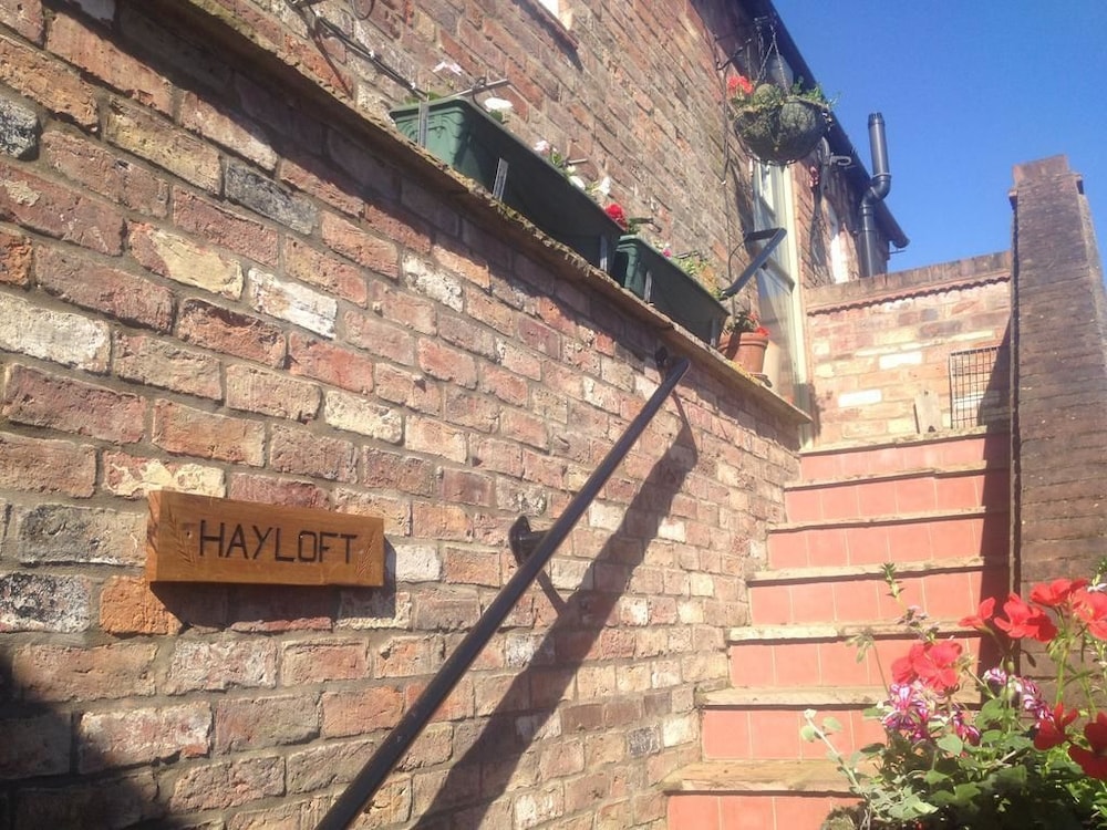 Jockhedge Holiday Cottages view 4