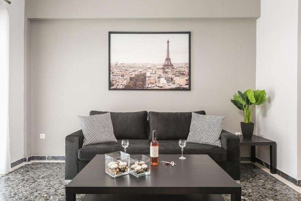 Athens Central Pangrati - Varnava Square Modern Apartment for 5