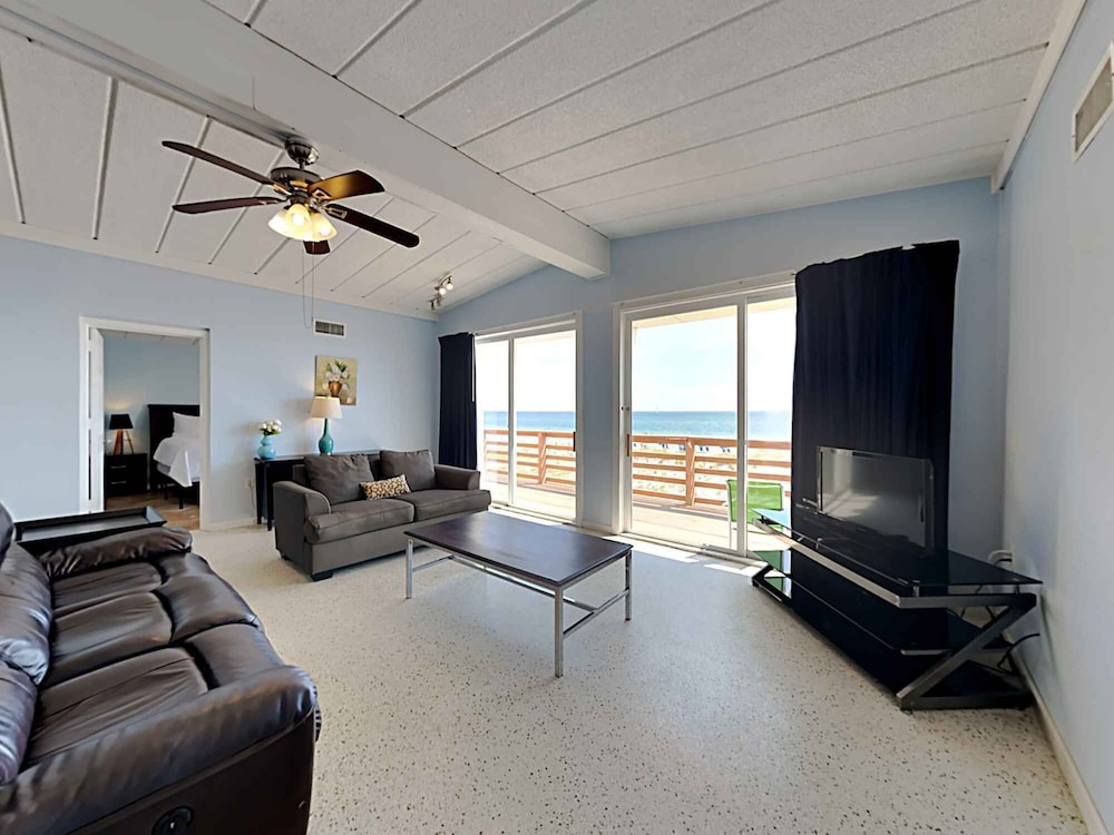 Coconut Beach House by SVR