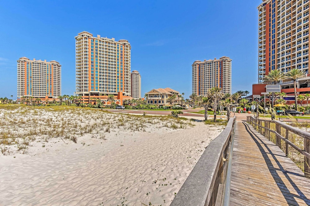 Pensacola Beach Retreat w/ Direct Beach Access!