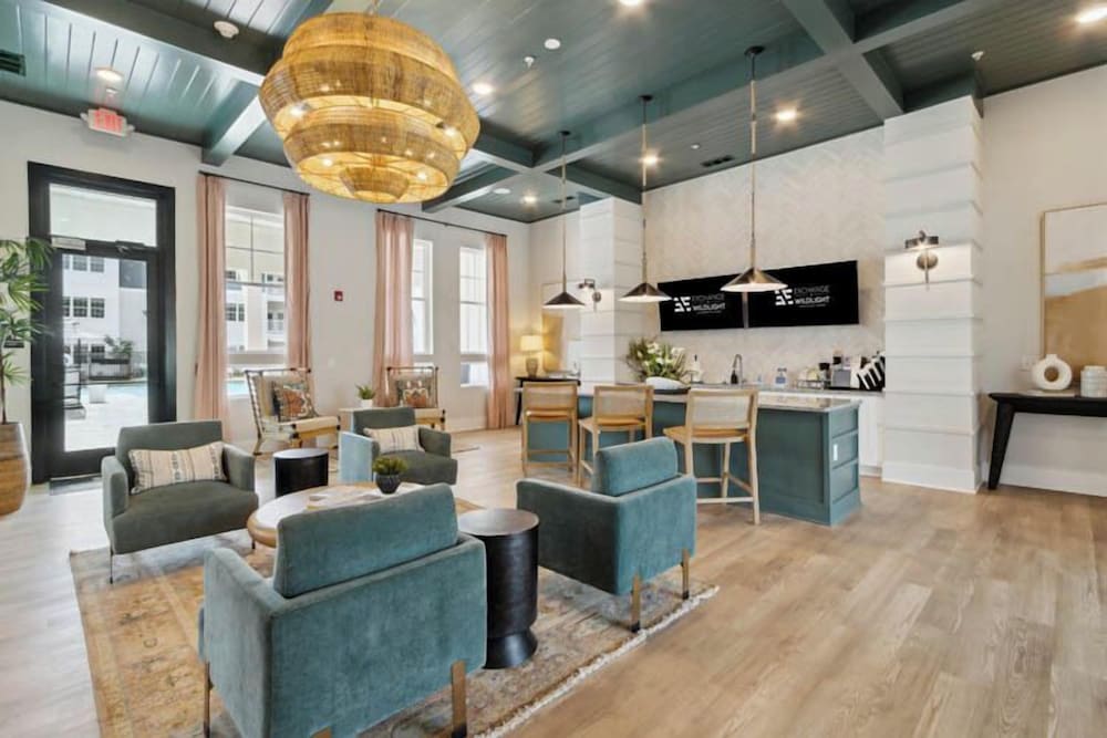 Luxurious Apartments - Pool Gym Bikes