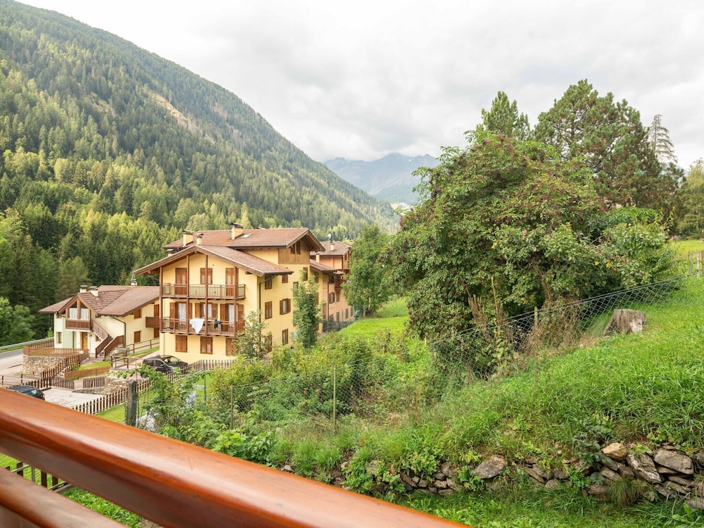 Apartment in Celledizzo Near Ski Lift