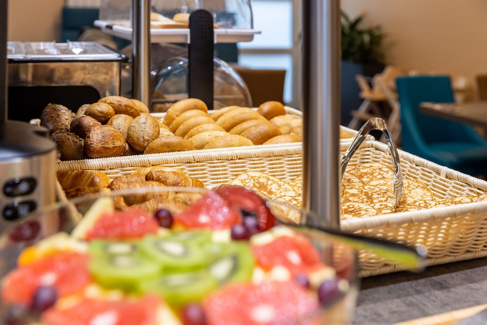 Frankfurt Vacations - Trip Inn Messe Westend - Property Image 8