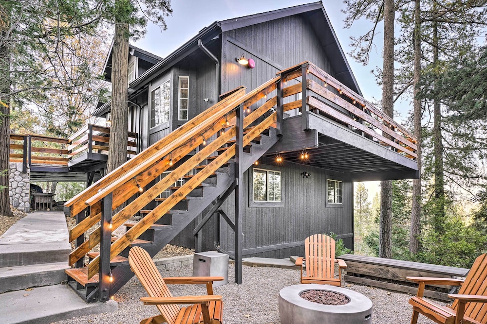 Riverside Vacations - Luxe Lake Arrowhead Getaway w/ Treetop Views! - Property Image 1