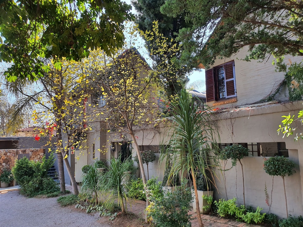Waterhouse Guest Lodges 202 Lawley Street