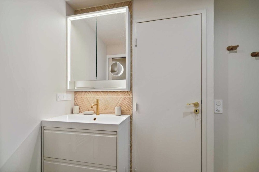 Chic 2br/4p Apartment - Saint-tropez Lices