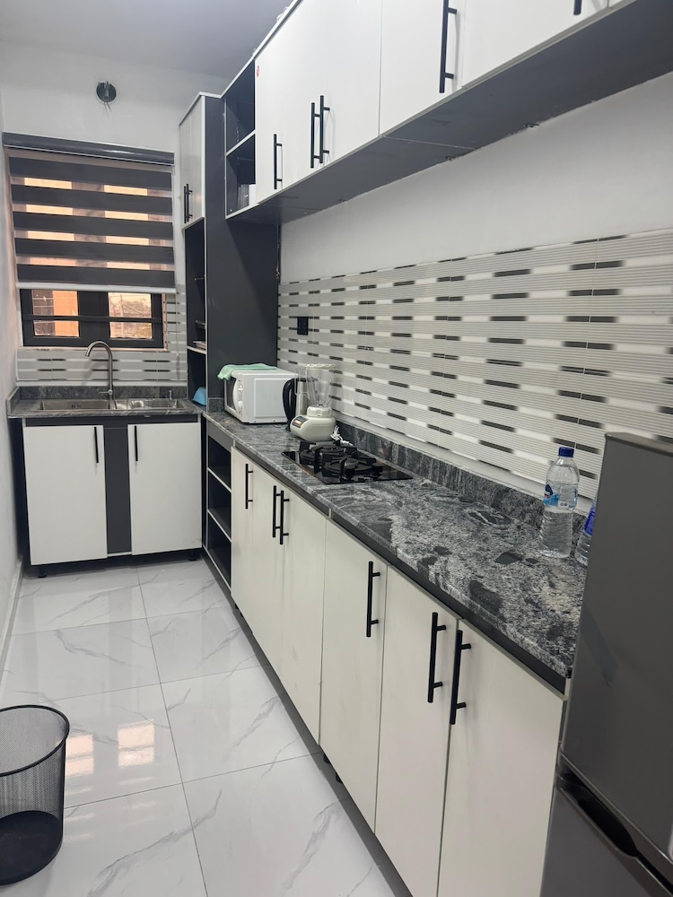 KOZY APARTMENT & LOUNGE