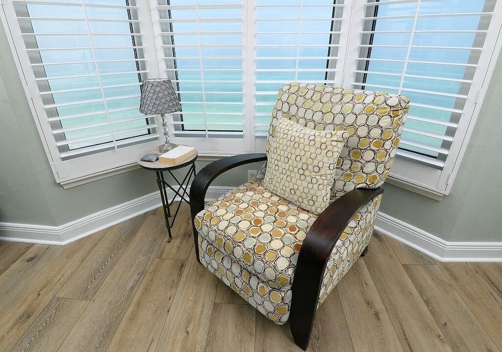 Emerald Beach 1130