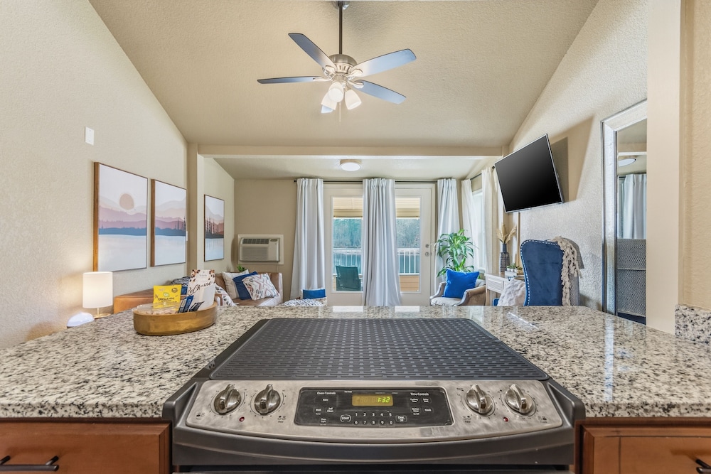 Clearwater Golden Escape On Lake Hamilton 2 Bedroom Condo