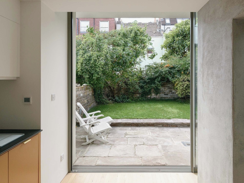 Beautiful 3 Bedroom Home in Bristol