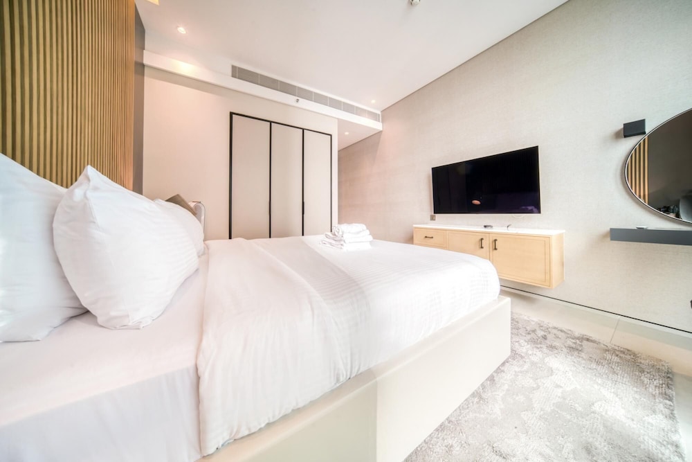 Picturesque Balcony and Beach Haven at Address JBR