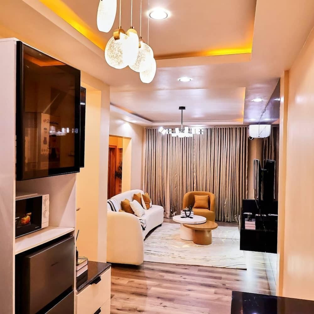 Purple Lavender Court Apartment