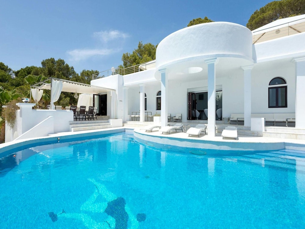 Holiday Home With Pool