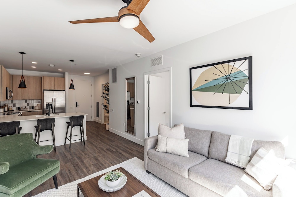 Anthem House Huntsville MidCity, powered by Placemakr