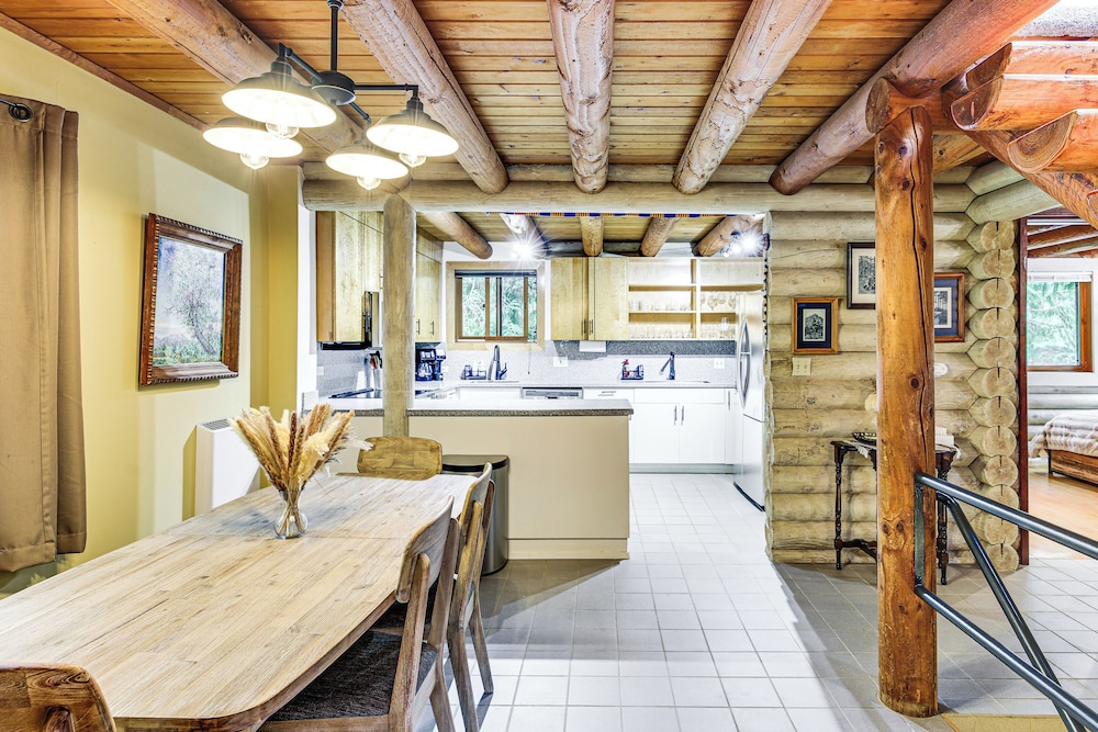 Lake Margaret Access: Boho Log Cabin w/ Backyard