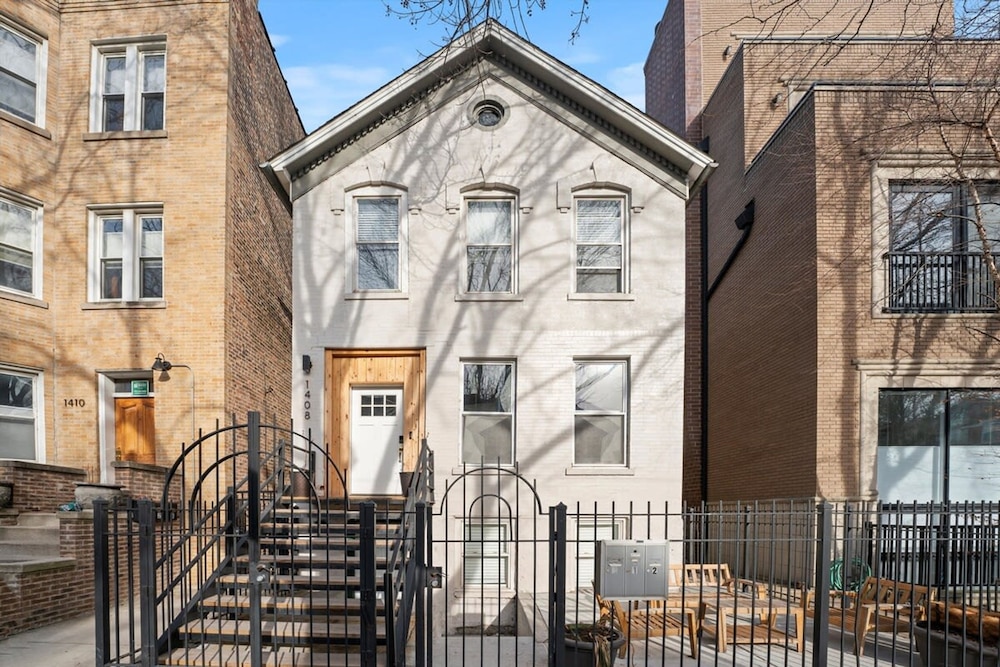 Beautiful Rental Unit in Chicago