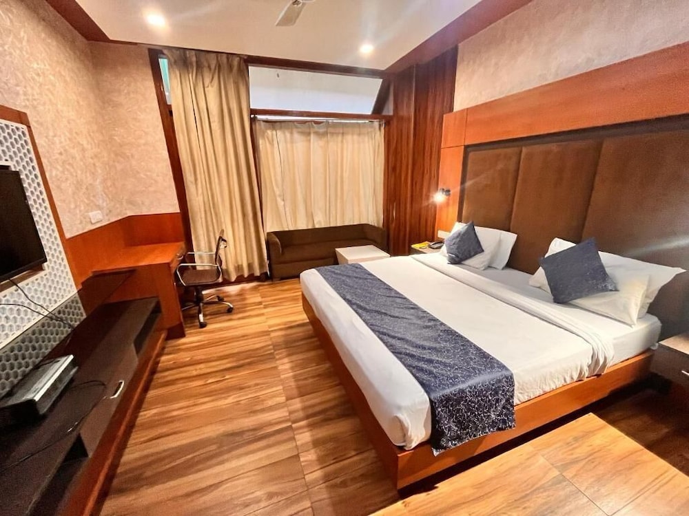 The global hotel by golden place