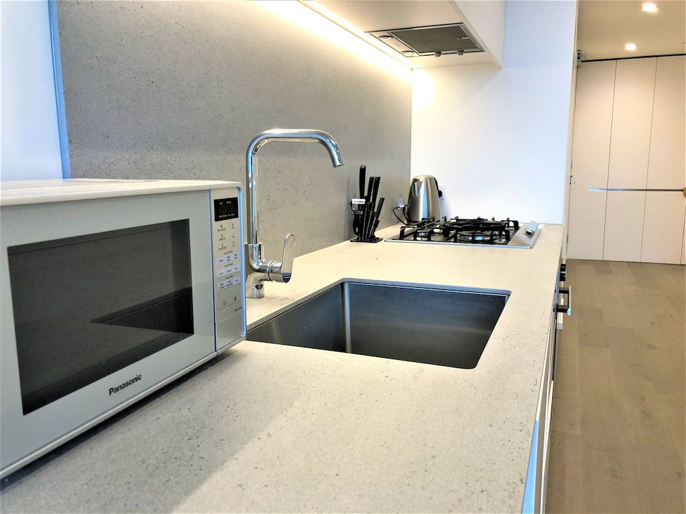 ReadySet Apartments on Southbank Boulevard