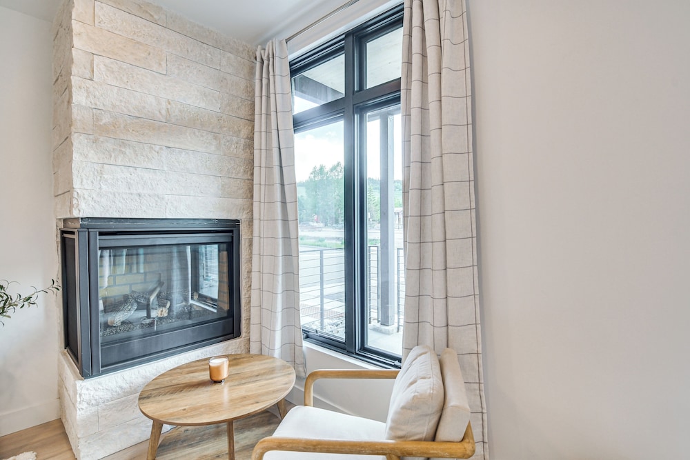 3 Mi to Lake Dillon: Condo Near Shops & Eats!