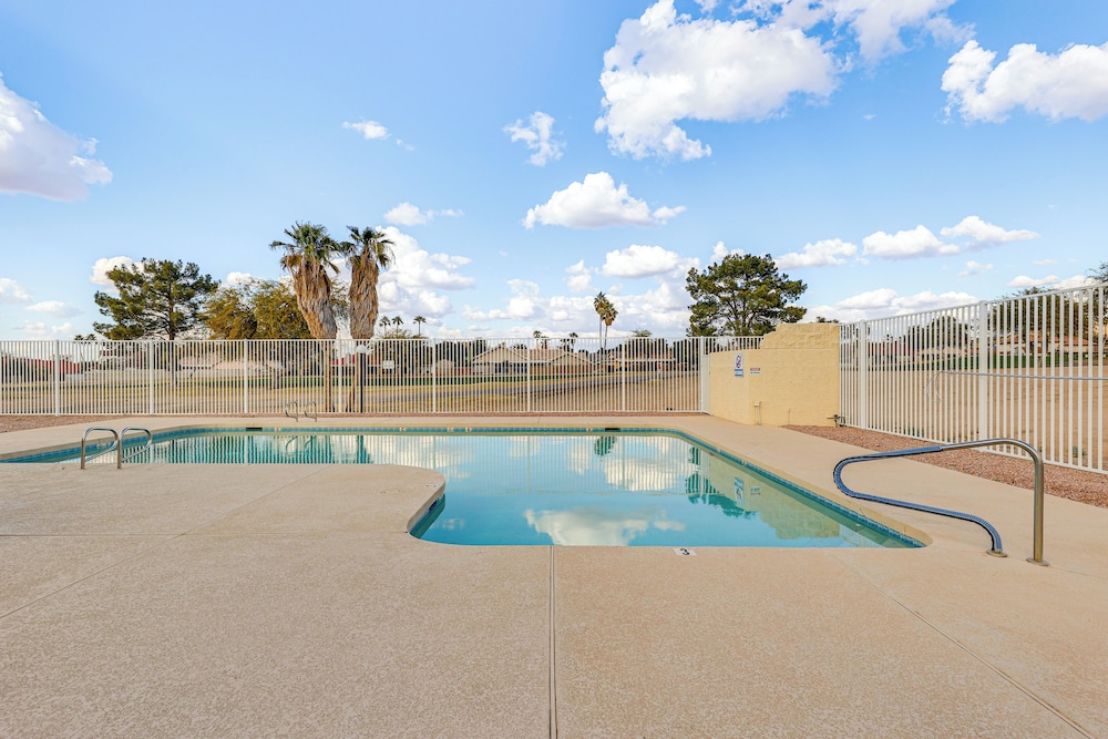 Near Lakes & Trails: Mesa Home w/ Golf Course View