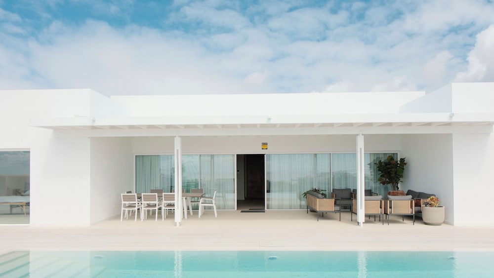 Villa Ainé Luxury Villa