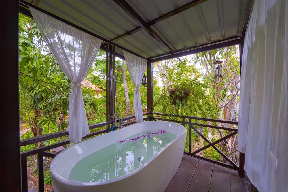 Fantastic Resort Near Town Location BS88