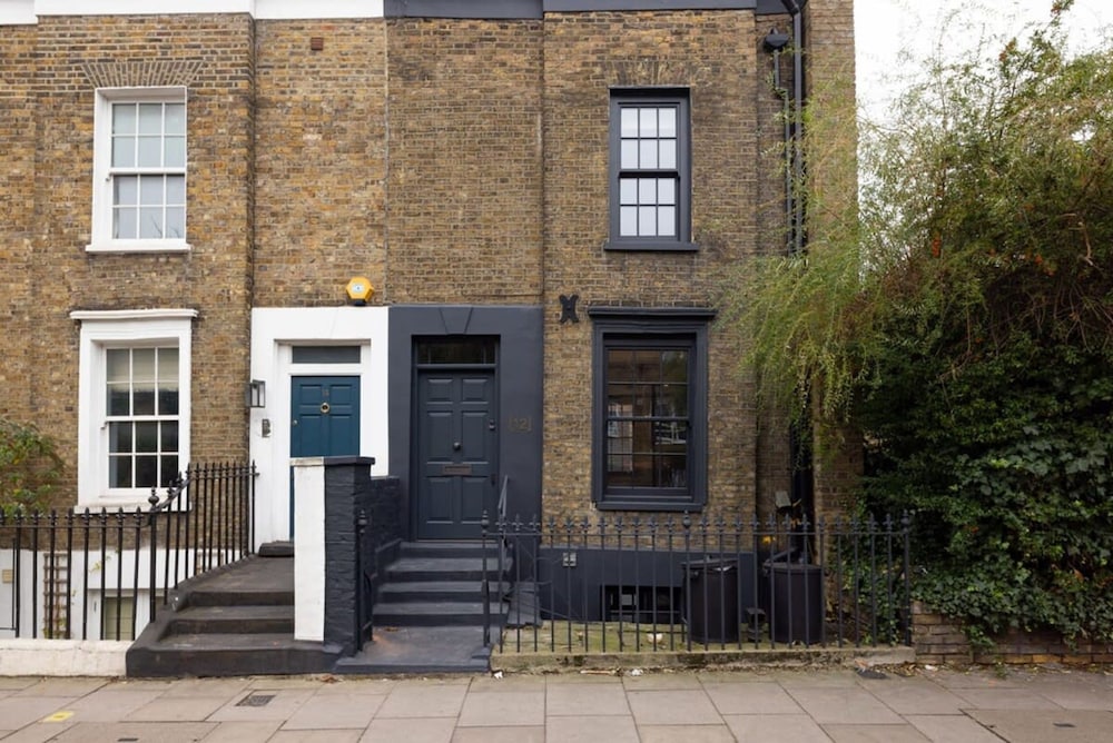Stylish Georgian Townhouse w Sun Terrace Garden