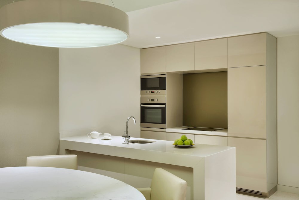 La Ville Hotel & Suites CITY WALK, Dubai, Autograph Collection