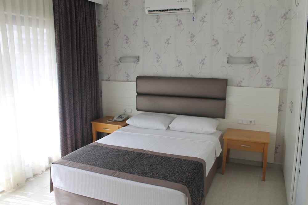 Ida Hotel - Image 38