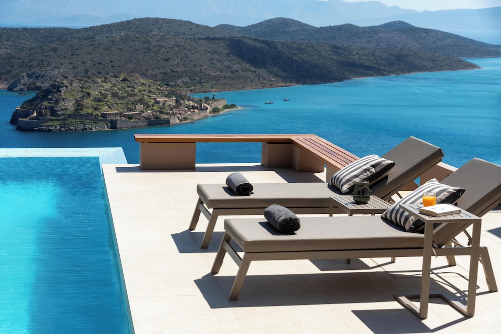 Notiko villas