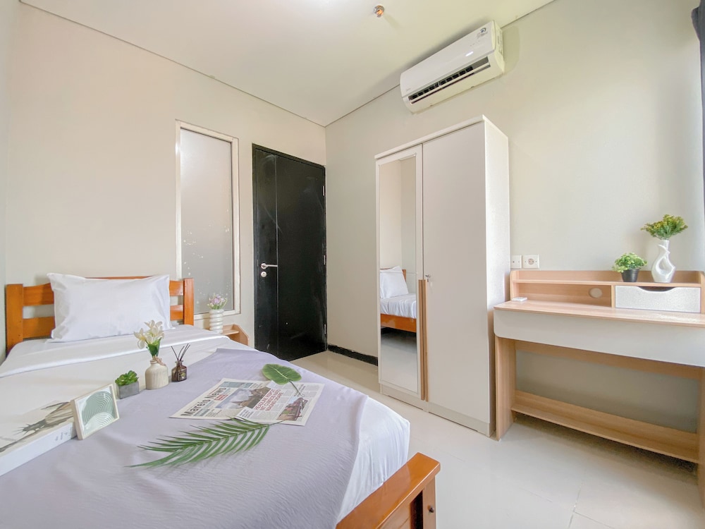 New Furnished And Comfy 2Br Apartment Nifarro Park