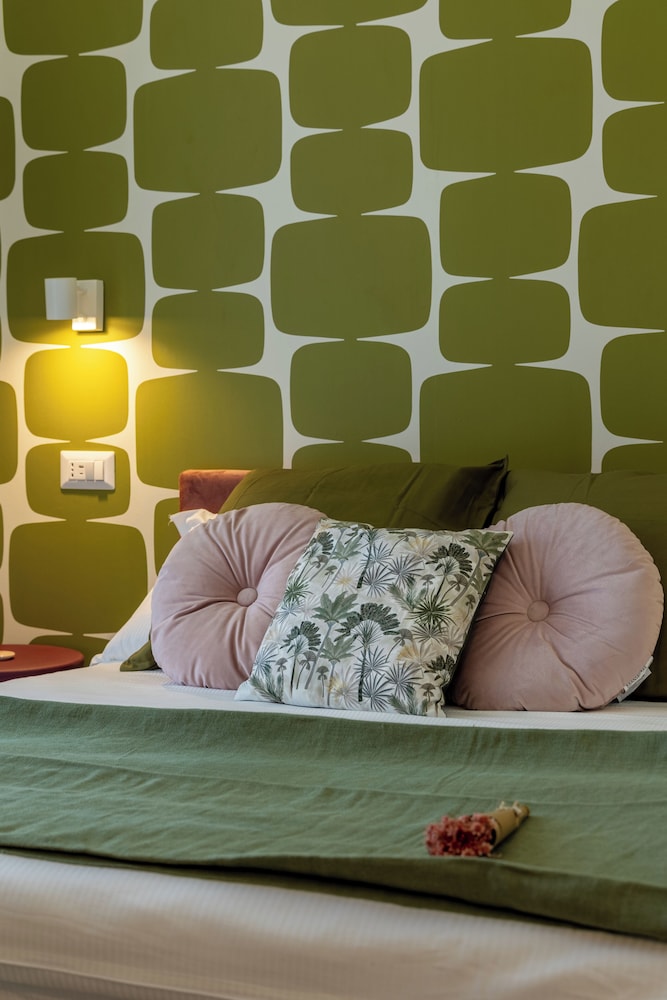 Cornelia Vatican Suites