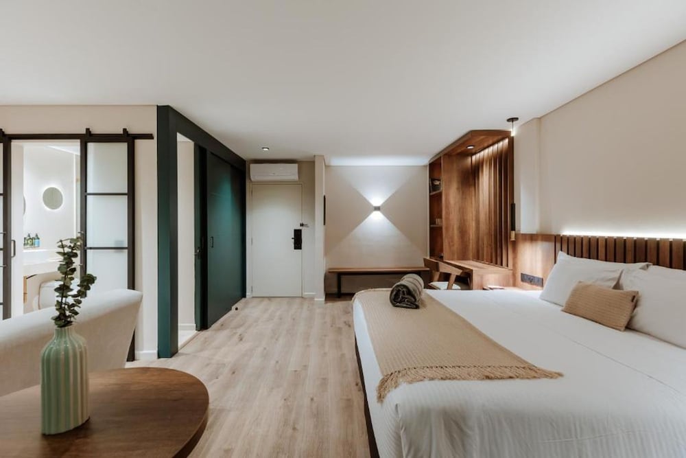 w Loft Superior City View Low Floor