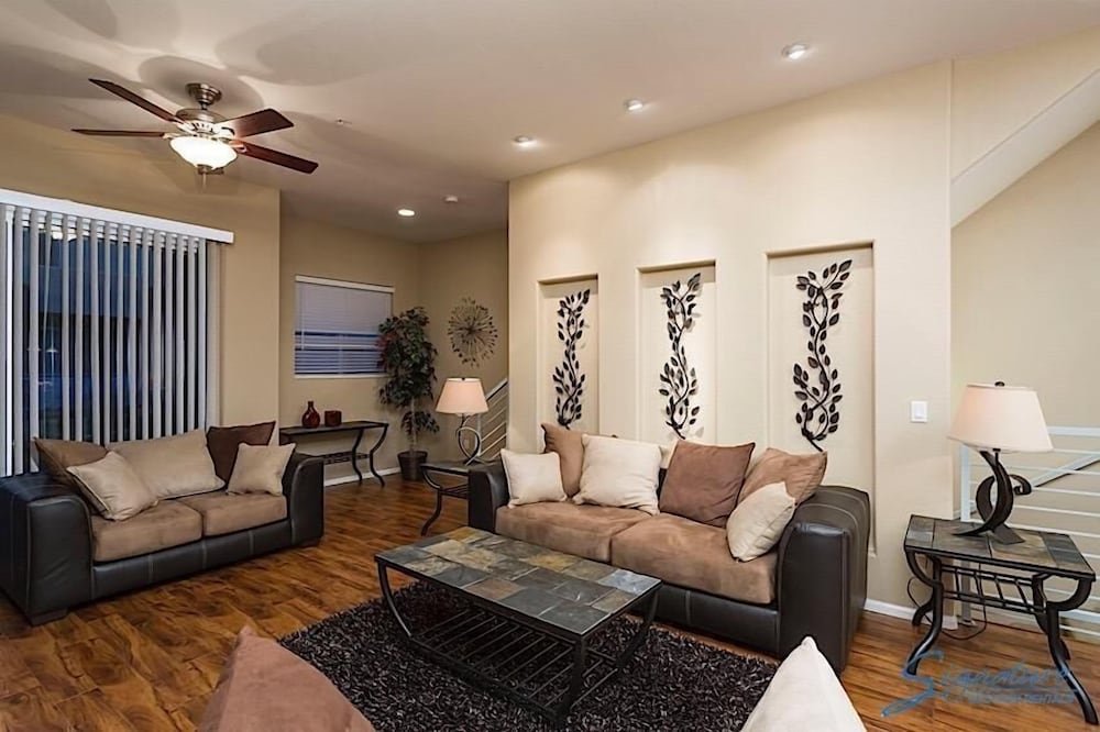 Glendale Getaway By Signature Vacation Rentals - Property Image 1