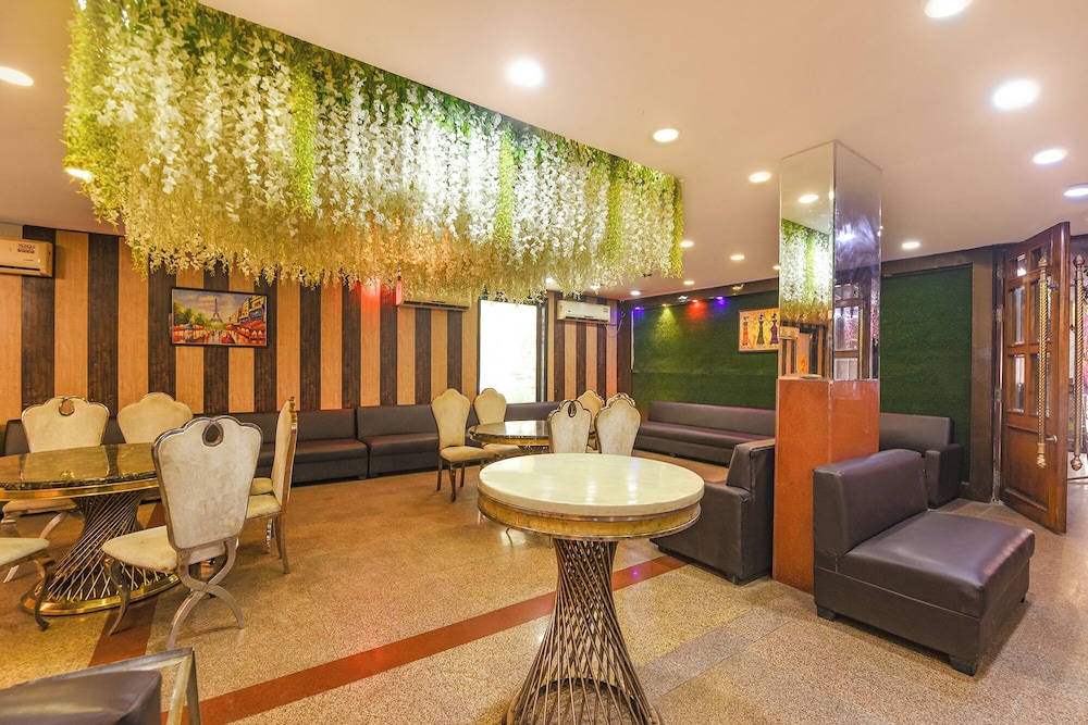 Fabhotel Grand Highway