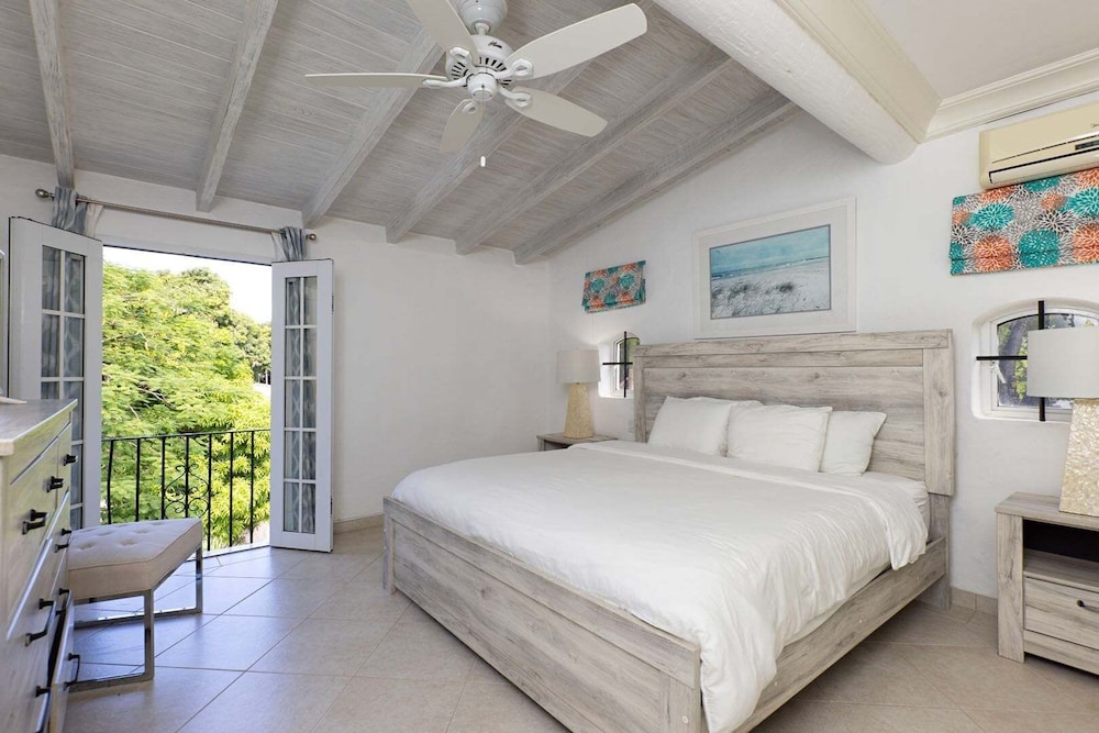 Glitter Bay Estate 414 1 Bedroom Apts