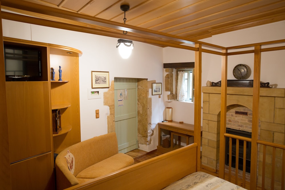 Nostos Hotel 18