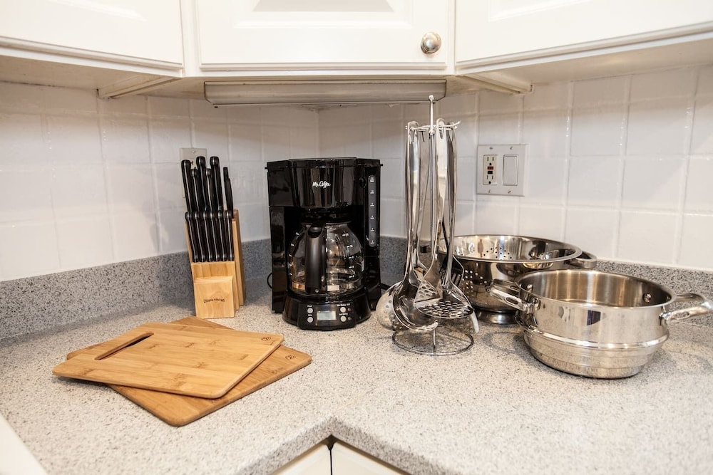 Boston Vacations - Sleep10 2 Full Bath 5bed Near Northend  Dowtown - Property Image 5