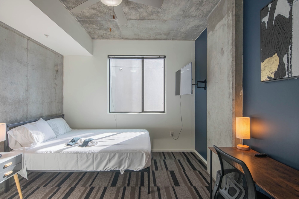 ROVE LIVING/KL - Roosevelt Point