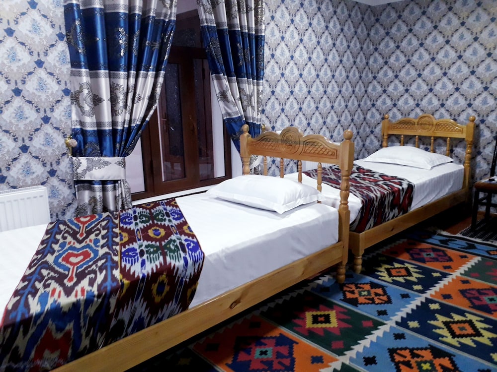 Family Guest House Parivash