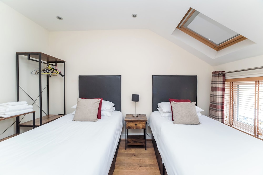 2 Bedroom Apartrment