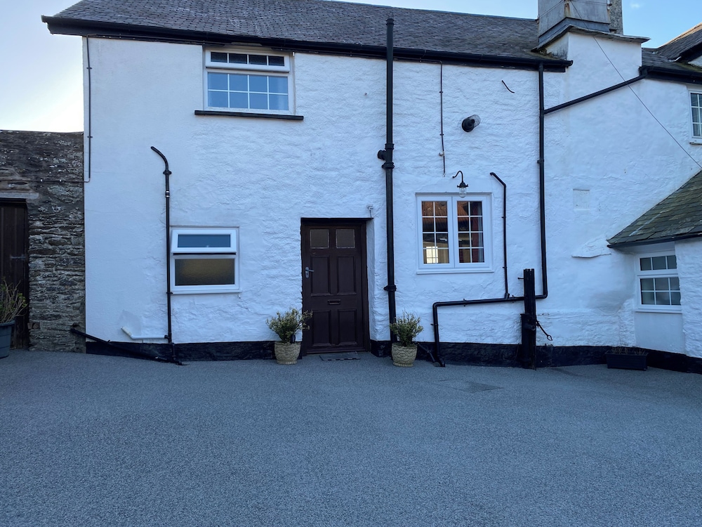 Waytown Cottage