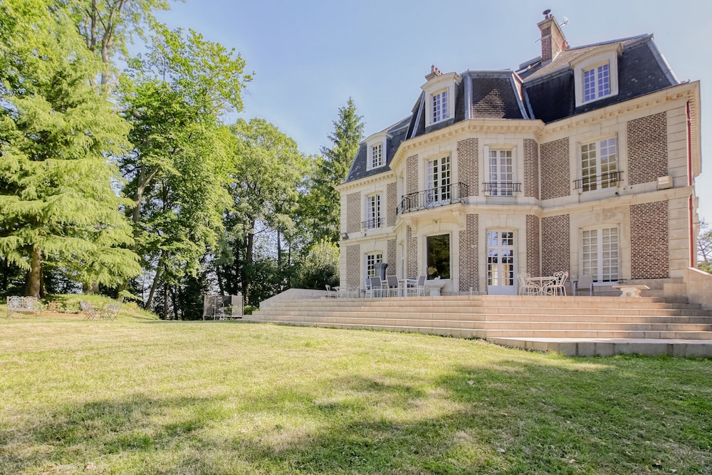 Château d'Avesnes Le Castelet